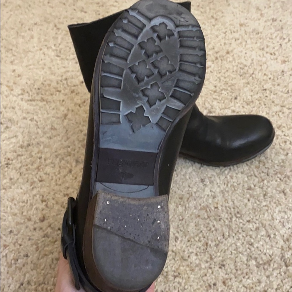Boots - Picture 3 of 4